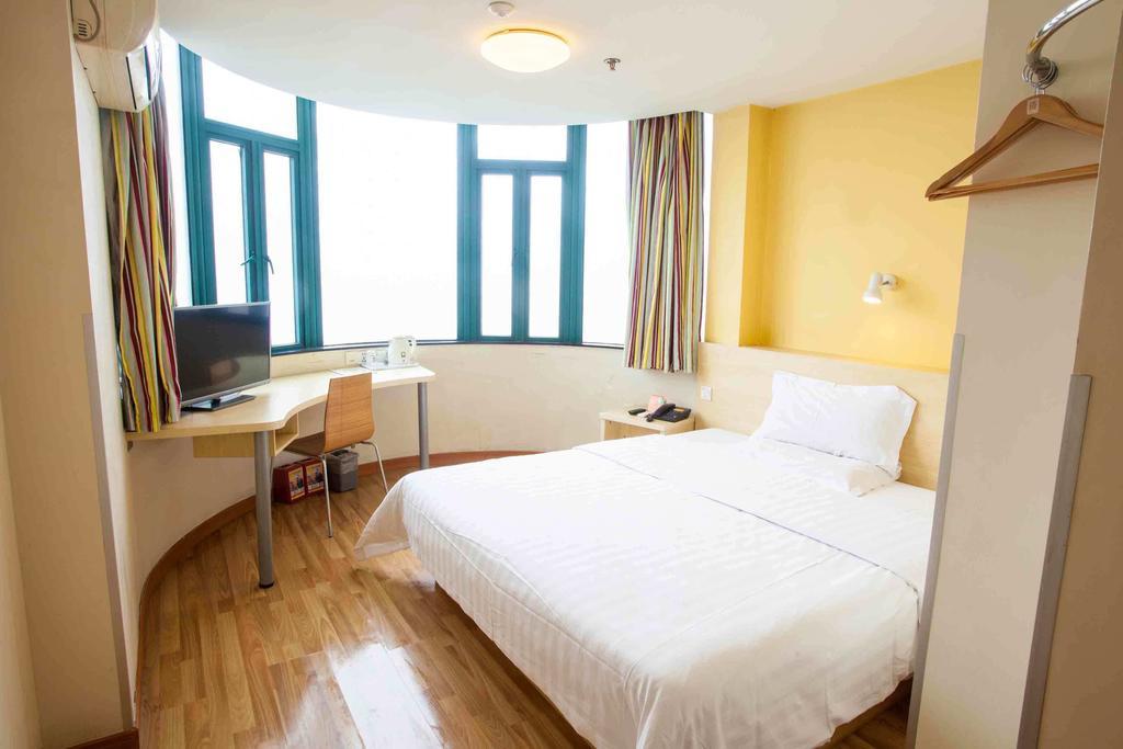 7Days Inn Yueyang East Maoling Pedestrain Street Εξωτερικό φωτογραφία
