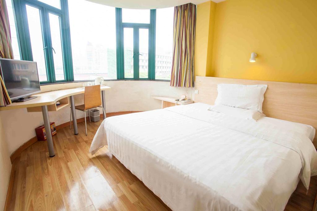 7Days Inn Yueyang East Maoling Pedestrain Street Δωμάτιο φωτογραφία